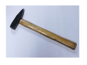 MARTELLO CON MANICO IN LEGNO GR. 200